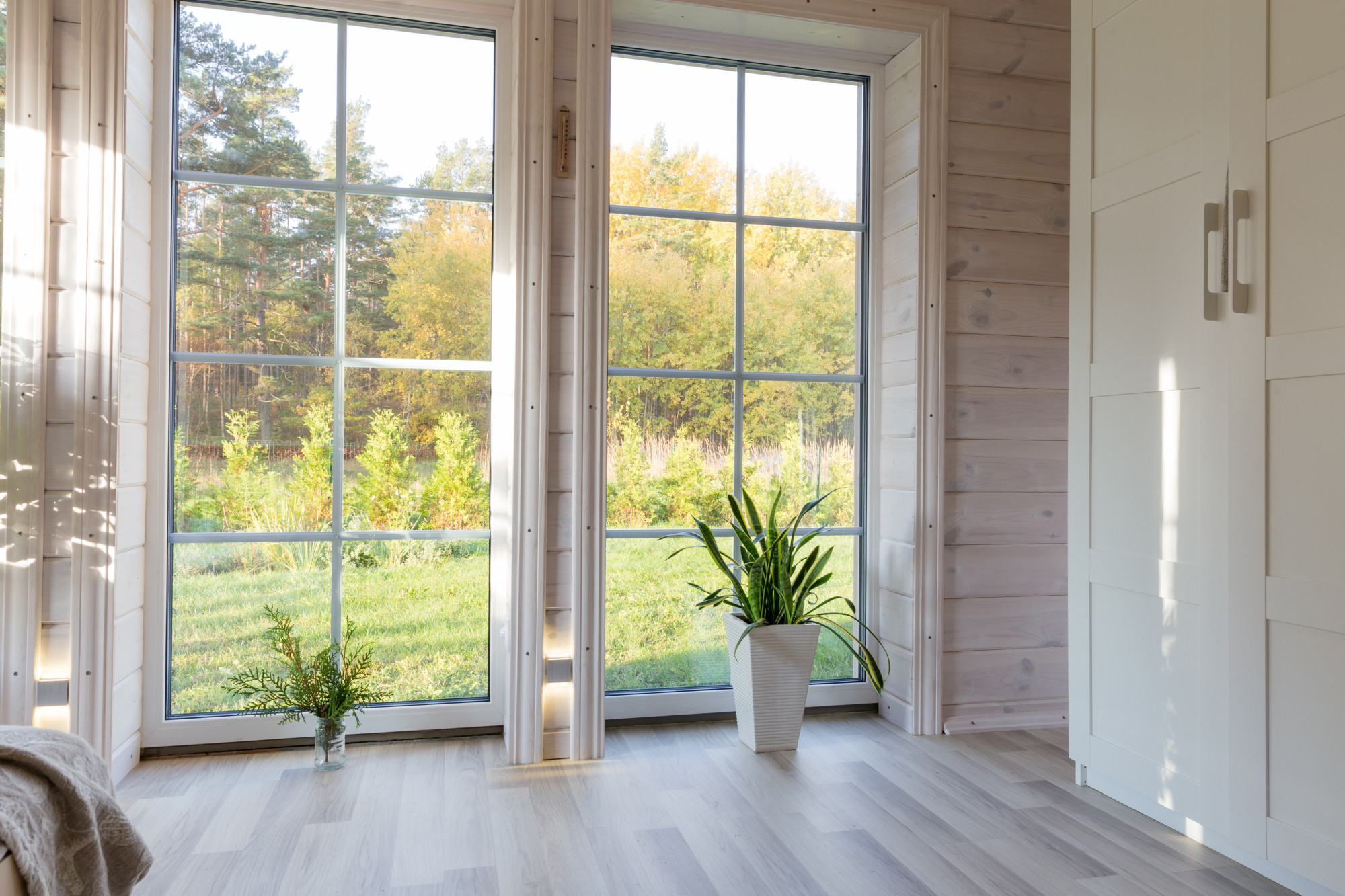 What You Should Know Before Adding Floor-to-Ceiling Windows to Your Home